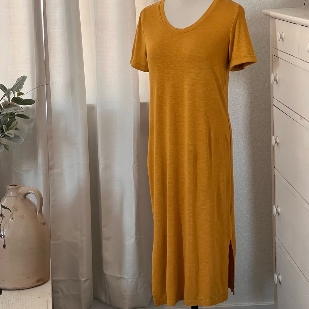 Cute and comfy dress.